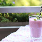 Erdbeershake mit Buttermilch und Kokos