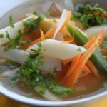 Asia-Spargelsuppe mit selbstgemachtem Fond